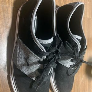 Puma Sneakers